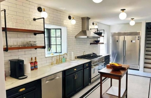 Greenville - Spartanburg Casa | Classic Estate Home by Furman - Pool, Pond, Theater