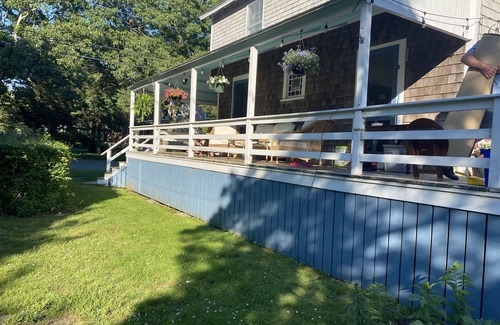 Pocasset Cabaña | Classic family-friendly, pet-friendly vacation cottage with private beach nearby