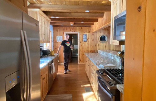 Chamberlands Cabina | Classic Family Tahoe Cabin - West Shore Bliss!