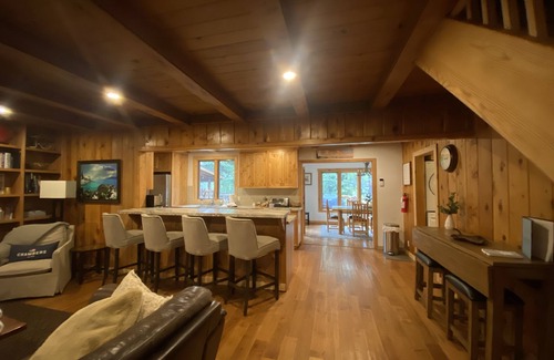 Chamberlands Cabina | Classic Family Tahoe Cabin - West Shore Bliss!