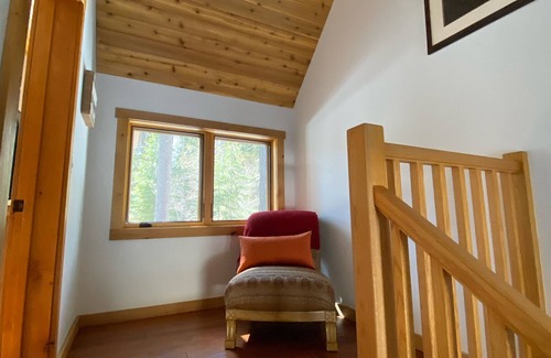 Chamberlands Cabina | Classic Family Tahoe Cabin - West Shore Bliss!