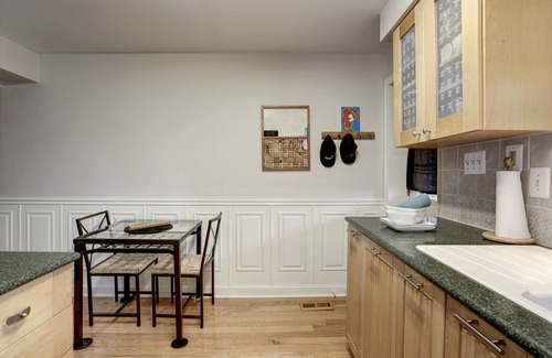 Riverside Casa | Classic Federal Hill Rowhouse