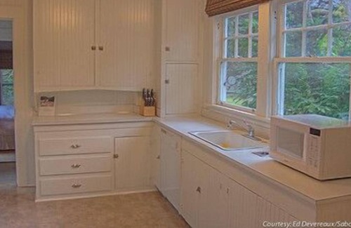 Gearhart Cabaña | Classic Gearhart Beach Cottage - steps to beach