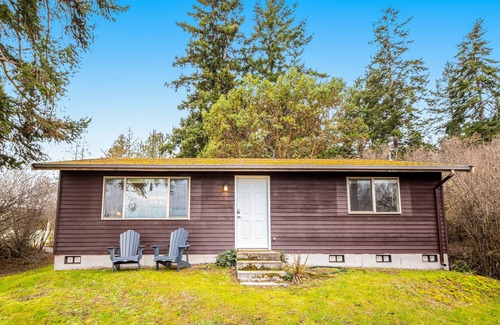 Coupeville Casa | Classic Home with Private Beach Access and High-Speed WiFi - Dogs Welcome