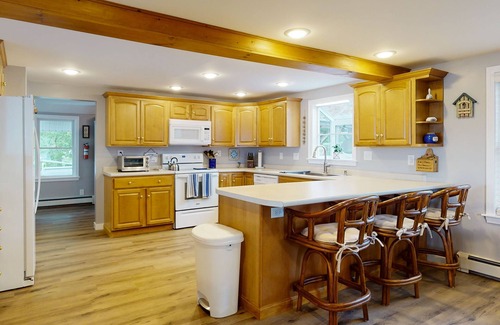 Winthrop Casa | Classic lakefront property with fishing, swimming, and unbeatable sunrises