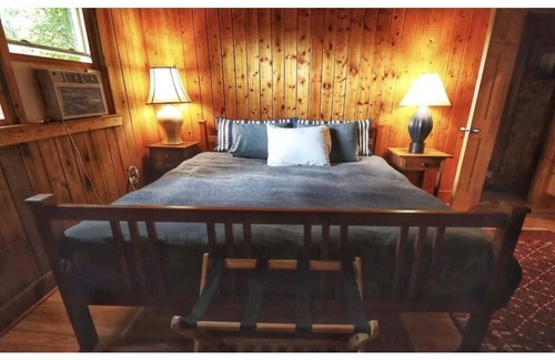 Chimney Rock Cabina | Classic Mountain Top Log Cabin, Hot Tub, Pool Table, DISCOUNTED RATES