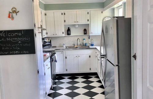 West Mystic Casa | Classic Mystic Retreat Walking Distance to Downtown