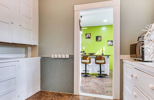 Manchester Casa | Classic North End Gem: Yard, Patio & Modern Style!