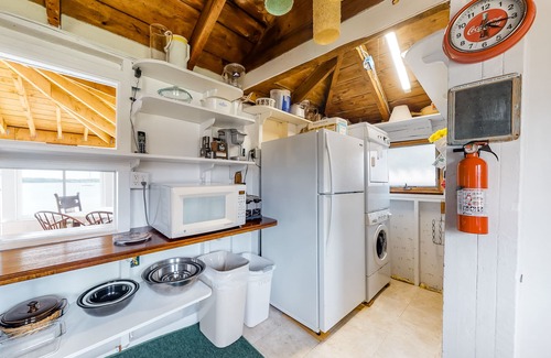 East Chop Casa | Classic Oak Bluffs Beach House | Excellent Harbor Views | Near Shops & Dining