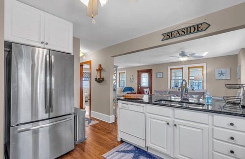 Ortley Beach Casa | Classic OCEAN BLOCK CAPE WITH 4 BR 2 BATHS.