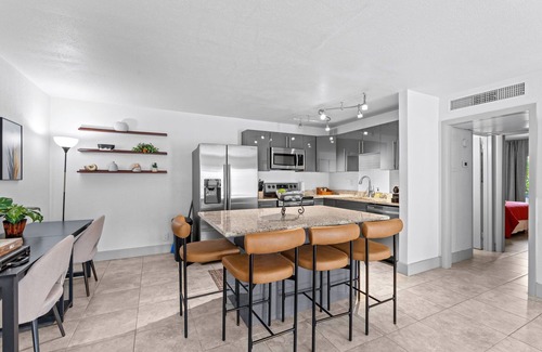 Central Park Apartamento | Classic Palm Beach 2BR Retreat - Near Beaches