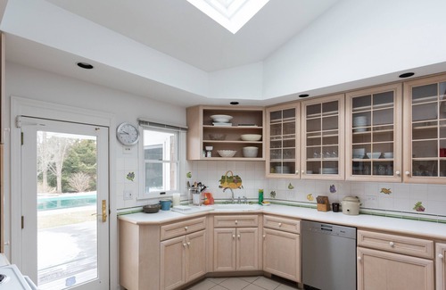 Quogue Casa | Classic Quogue house in great location. Quiet! and 5 mn bike ride to the Beach.