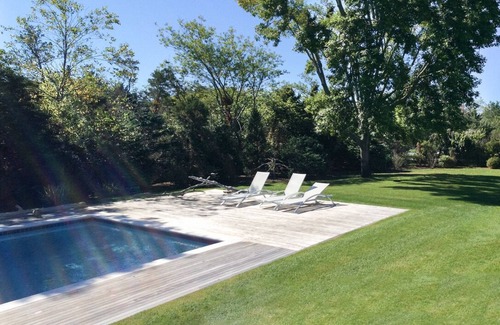 Quogue Casa | Classic Quogue house in great location. Quiet! and 5 mn bike ride to the Beach.