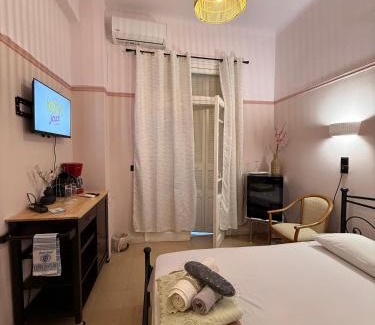 Loutraki-Agioi Theodoroi Apartamento | Classic room in the center