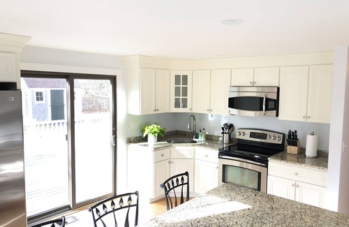 West Tisbury Casa | Classic & secluded - central to beaches and bike path