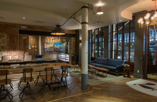 Central Business District Apartamento | Classic & Stylish Deluxe King Room Prime Location