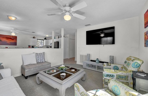 Cortez Casa | Classic Surf Lodge with Beach Supplies, Fire Pit, Walk to Beach & Marina