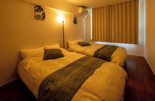 Minato Hotel | Classic Triple Room 304 / Osaka Ōsaka