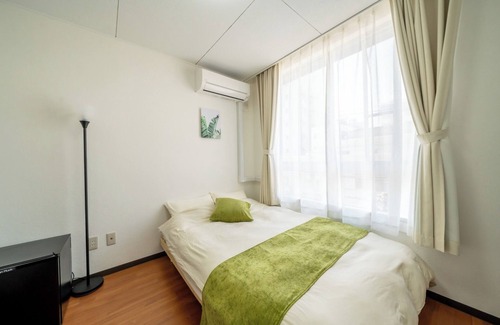 Minato Hotel | Classic Triple Room 304 / Osaka Ōsaka