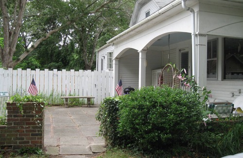 Vineyard Haven Casa | Large 5 BDR Home - Renovación reciente. Perfecto para reuniones familiares y bodas