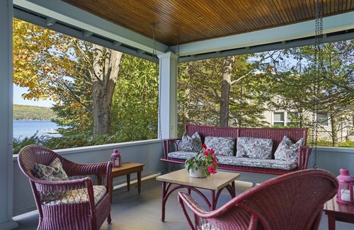 Walloon Lake Cabaña | Classic Walloon Lake Cottage