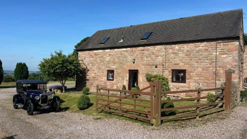 Cauldon Low Casa | Classy 2 Bed Peak District Cottage Barn - Alton Towers, Scarefest, Polar Bears, Chatsworth