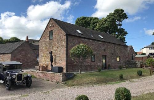 Cauldon Low Casa | Classy 2 Bed Peak District Cottage Barn - Alton Towers, Scarefest, Polar Bears, Chatsworth