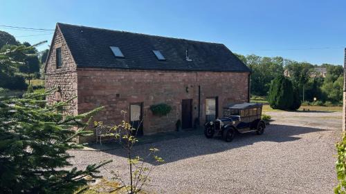 Cauldon Low Casa | Classy 2 Bed Peak District Cottage Barn - Alton Towers, Scarefest, Polar Bears, Chatsworth