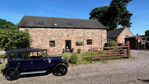 Cauldon Low Casa | Classy 2 Bed Peak District Cottage Barn - Alton Towers, Scarefest, Polar Bears, Chatsworth