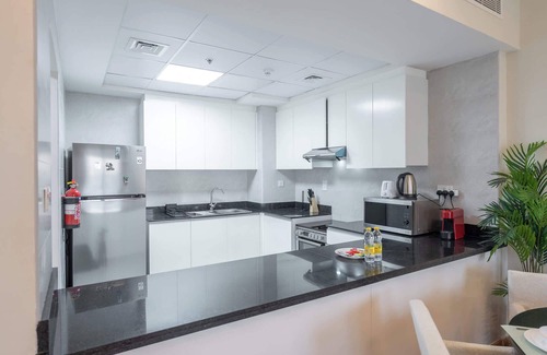 Dubai Sports City Apartamento | Classy 2 Bedroom in Sports City Sleeps 4 with Pool