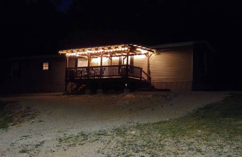 Elizabeth Apartamento | Classy 3 Bed home w/ pool access - Moose Cabin