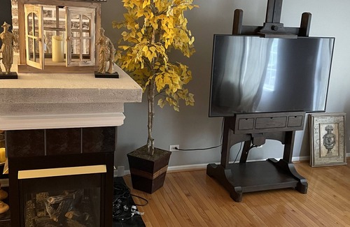 Willow Springs Casa | Classy and Sophisticated Townhome in quiet area