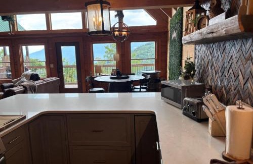 Chalet Village Chalet De Esquí | Classy Bear Cabin