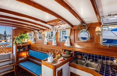 Sausalito Alquiler De Eote | Classy, Century-Old San Francisco Bay Yacht