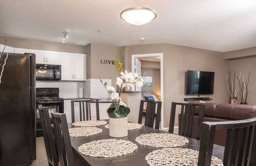 East Kootenay Apartamento | Classy Comfort | Outdoor Pool/Hot Tub | PS3 | Gym