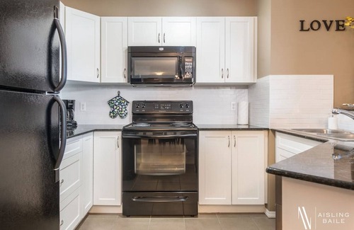 East Kootenay Apartamento | Classy Comfort | Outdoor Pool/Hot Tub | PS3 | Gym
