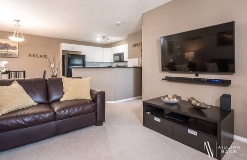 East Kootenay Apartamento | Classy Comfort | Outdoor Pool/Hot Tub | PS3 | Gym