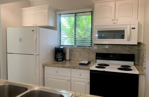 Palm Beach Gardens Cabaña | Classy Cottage in PGA National. Discount for Monthly Stays!