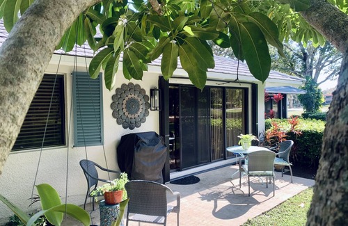Palm Beach Gardens Cabaña | Classy Cottage in PGA National. Discount for Monthly Stays!