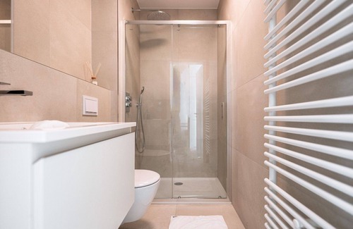 Gasperich Apartamento | Classy Studio W Balcony near Cloche dOr