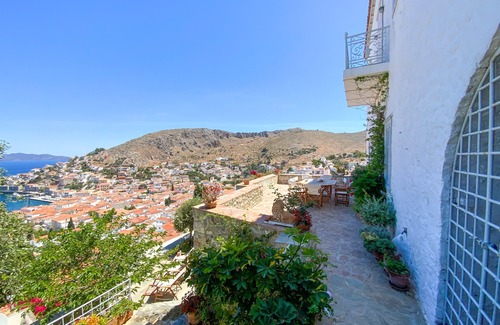 idhra Villa | Villa elegante con maravillosas vistas y piscina