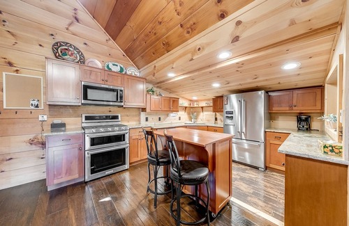 Sautee Nacoochee Casa | Clay Days - Majestic Views, Seasonal Pool, Hot Tub, Deck, & Fire Pit