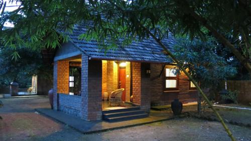 Irinjalakuda Casa | Clayfingers Art Cottage