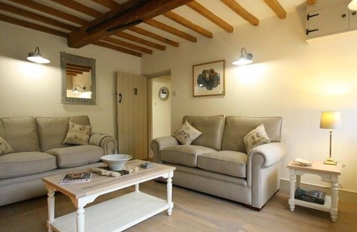 Barnsley Cabaña | Claypot Cottage, BARNSLEY, Gloucestershire