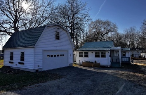 Frontenac Cabaña | CLAYTON COTTAGE