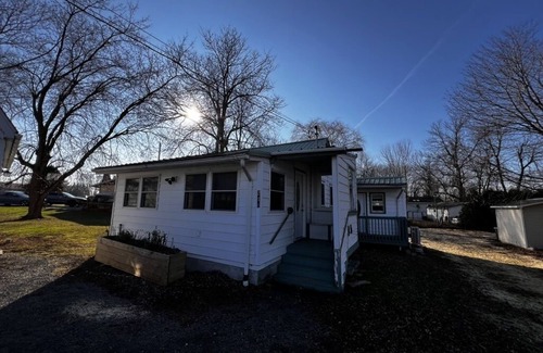 Frontenac Cabaña | CLAYTON COTTAGE