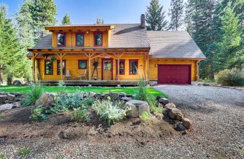 Cle Elum Casa | Cle Elum Mountain Cabin with Hot Tub and Hiking!