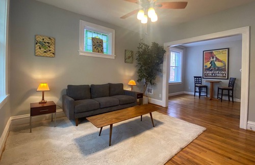 Southwest Garden Apartamento | Clean 2nd floor 1 Bedroom apartment 10 minutes from medical campus