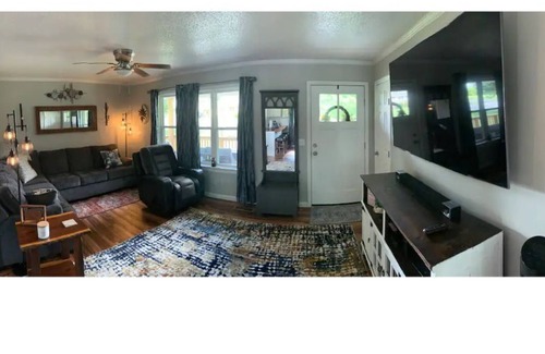 Trenton Casa | Clean 3 bedroom 2 bath home. Remodeled.