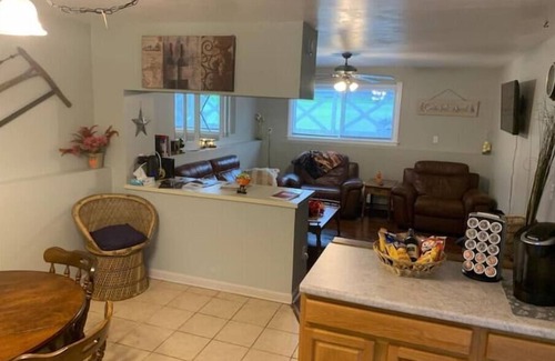 Lansing Apartamento | Clean 3 bedroom apartment in safe neighborhood